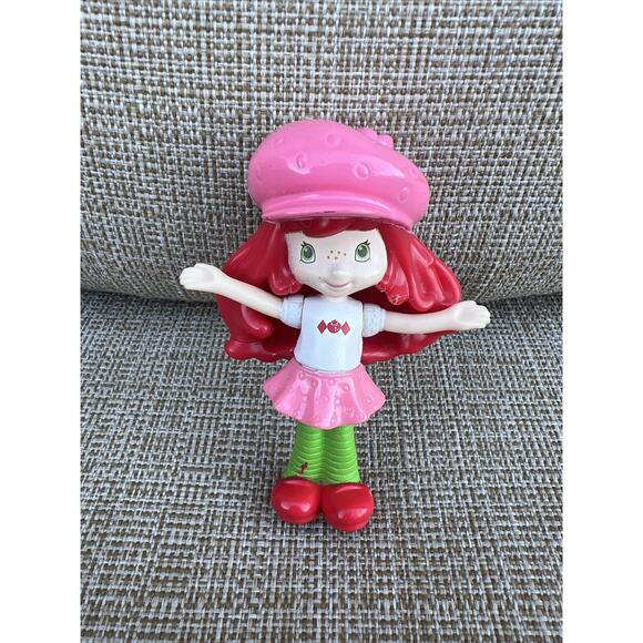 Mixed Lot of 4 McDonald's Happy Meal Toys Strawberry Shortcake Toys Figures - Picture 8 of 9
